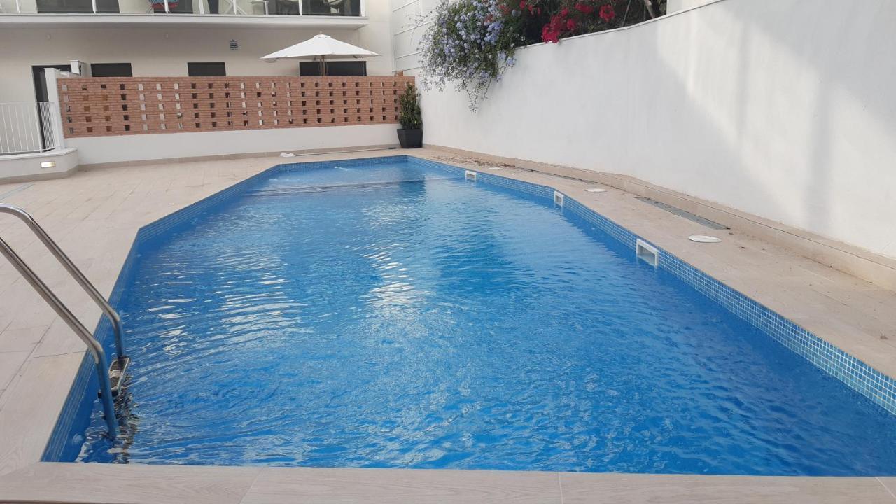 Vilanova i la Geltrú New Beside Sitges With Pool Beside Beach מראה חיצוני תמונה